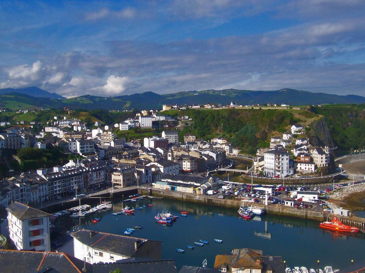 Room In Lodge - Double And Single Room - Pension Oria 1 Luarca Eksteriør bilde